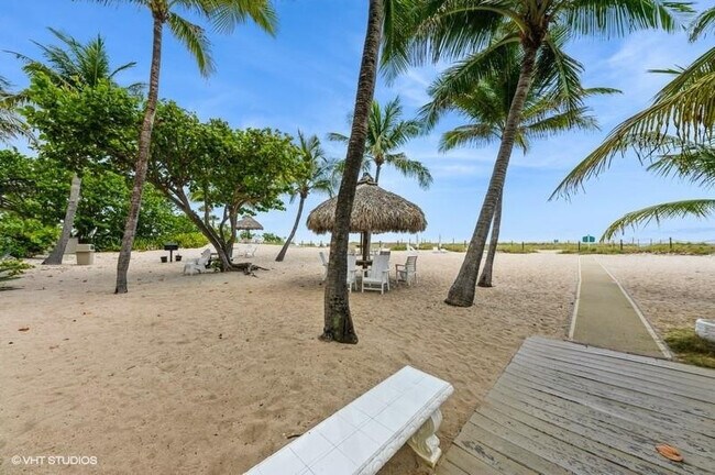 Building Photo - 710 N Ocean Blvd