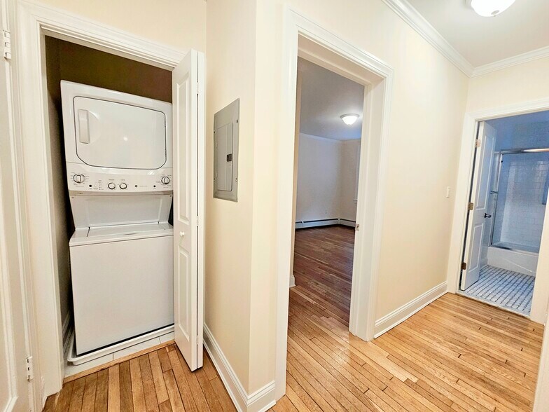 Building Photo - 31 Harris St