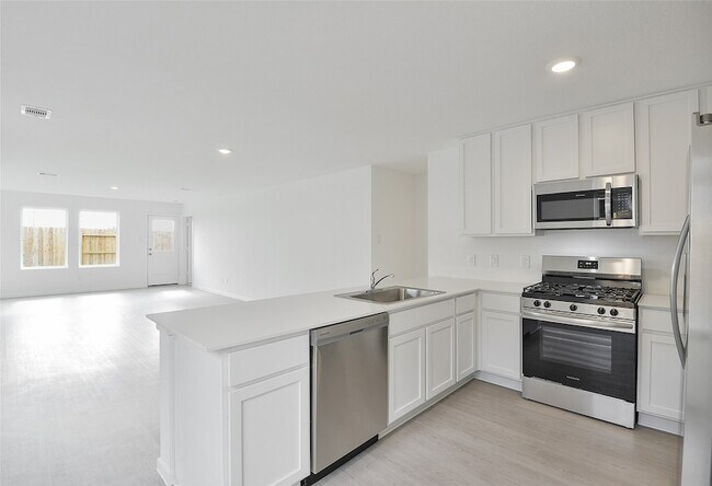 Building Photo - 16818 Great Highlands Dr