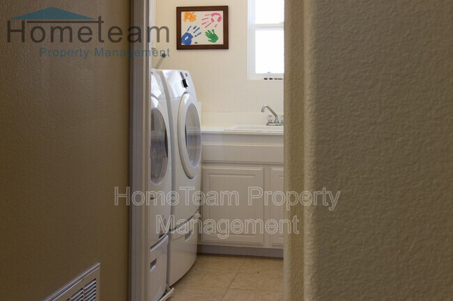 Building Photo - 1549 Hunters Glen Ave