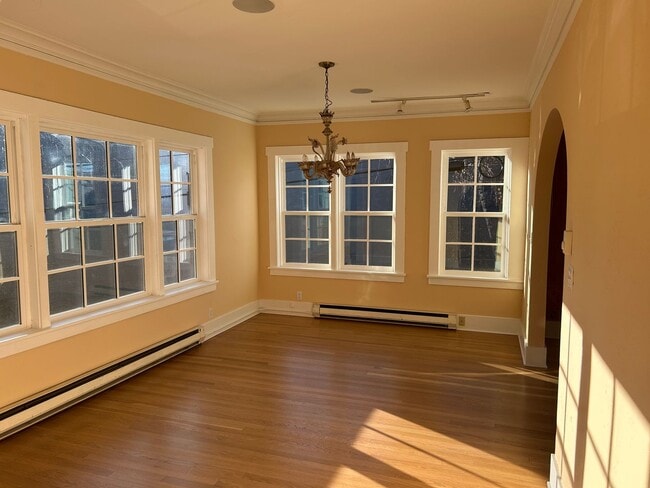 Building Photo - 2015 Franklin Ave E