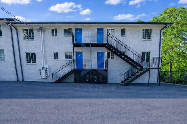 Building Photo - PRE-LEASING: Newly Updated All-Electric 2BR/1.5BA in Campbelton Rd