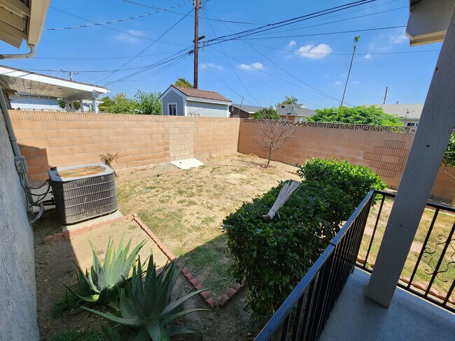 Building Photo - 14020 Faust Ave