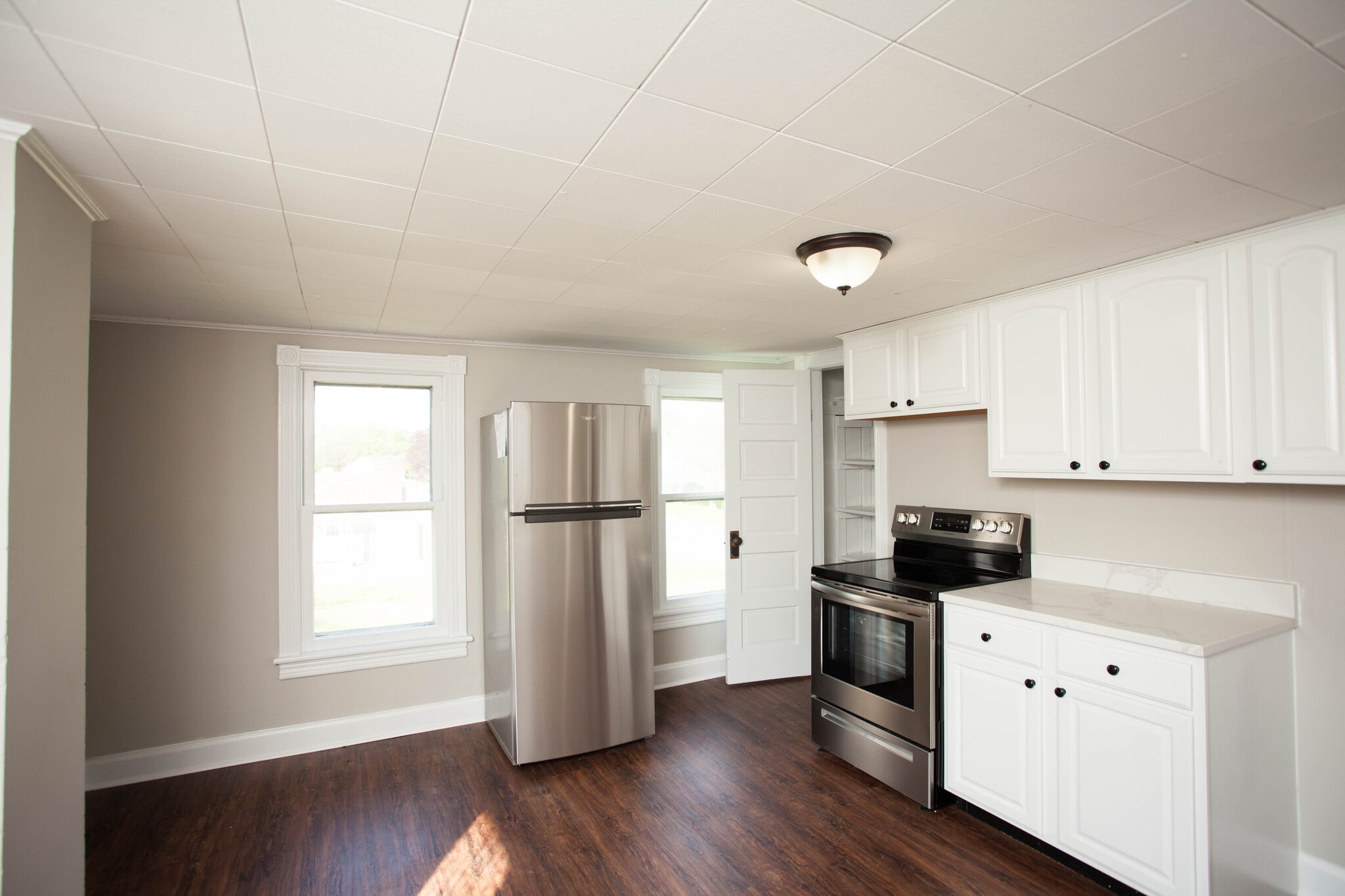 Building Photo - 445 S Edgewood Dr