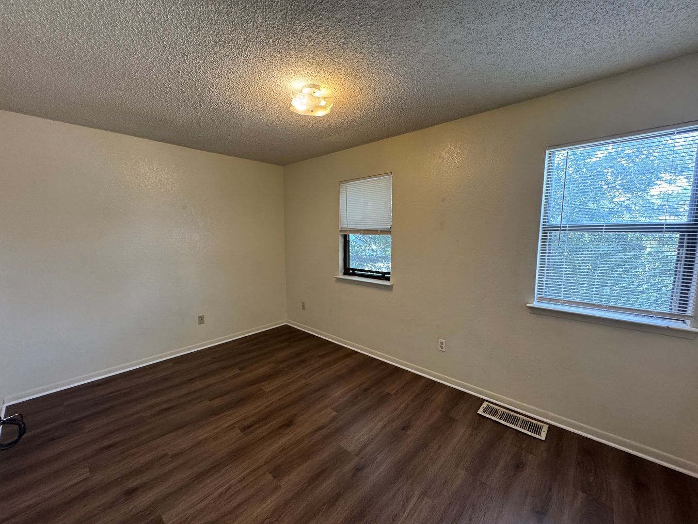 Building Photo - 3407 Victoria Cir