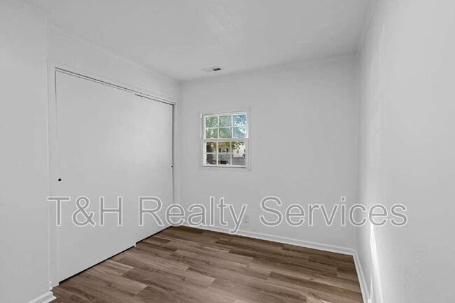 Building Photo - 2233 St Paul St