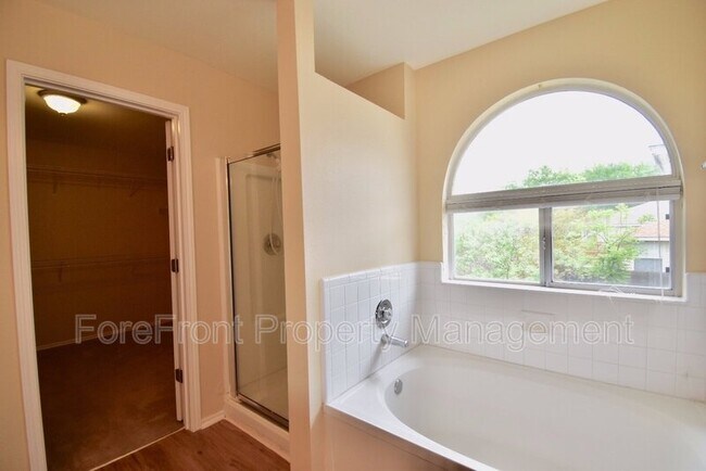 Building Photo - 10527 Cub Haven