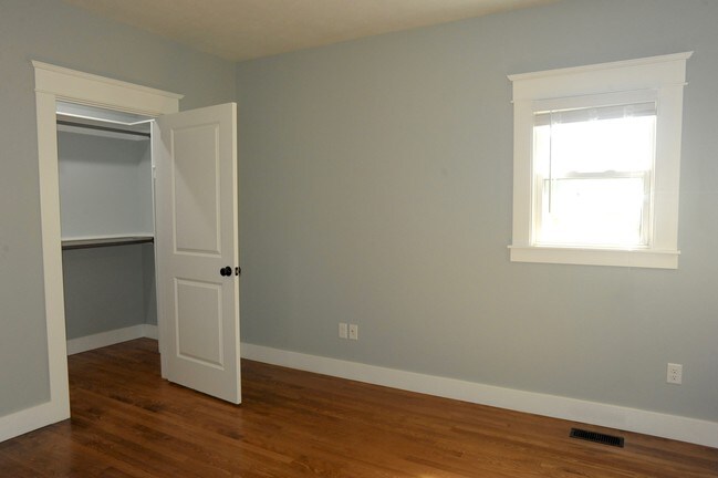 Building Photo - 1136 Sibley St NW