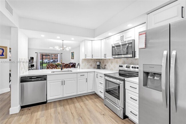 Building Photo - 701 SW 142nd Ave