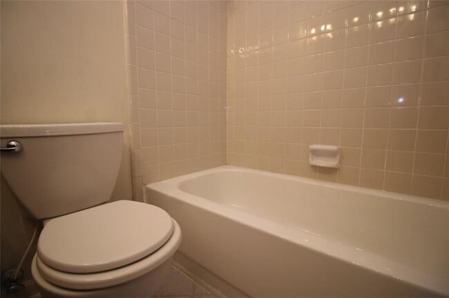Building Photo - 4028 Elm St