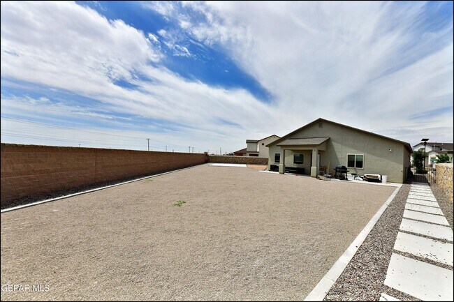 Building Photo - 11182 Blazing Star Pl