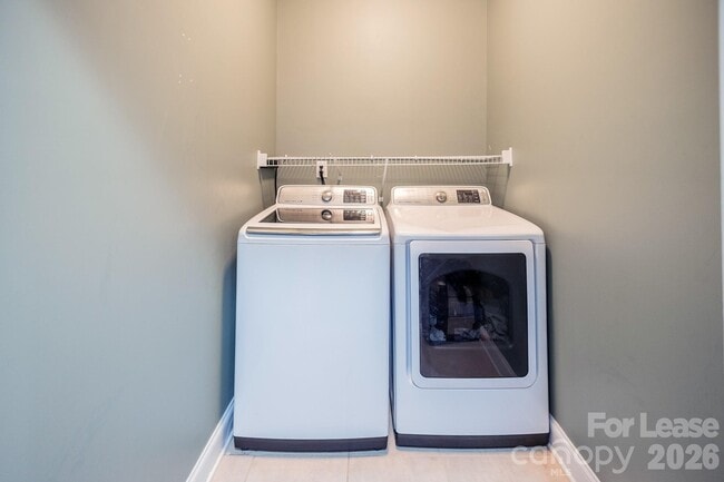 Building Photo - 141 Logan Ridge Dr