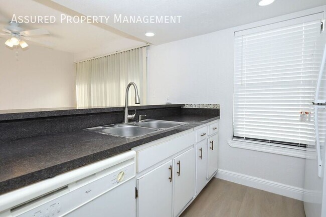 Building Photo - 4029 Henley Rd