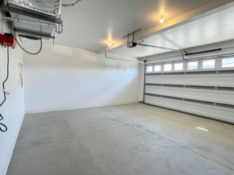 Building Photo - 12815 N Jaydee Ln
