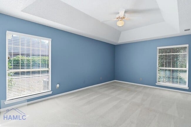 Building Photo - 405 Club Dr