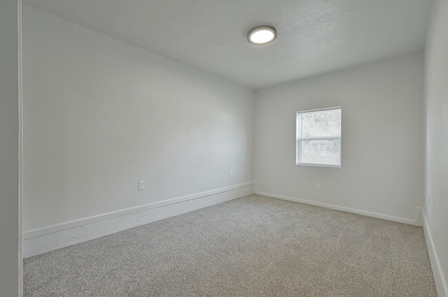 Building Photo - 3912 Parkwoods Ln