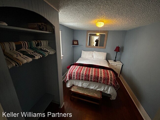 Building Photo - 1 br, 2 bath House - 416 Cheyenne Blvd