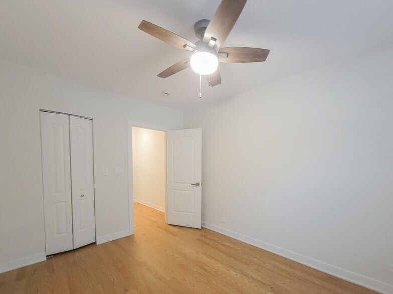 Building Photo - 4513 N Paulina St