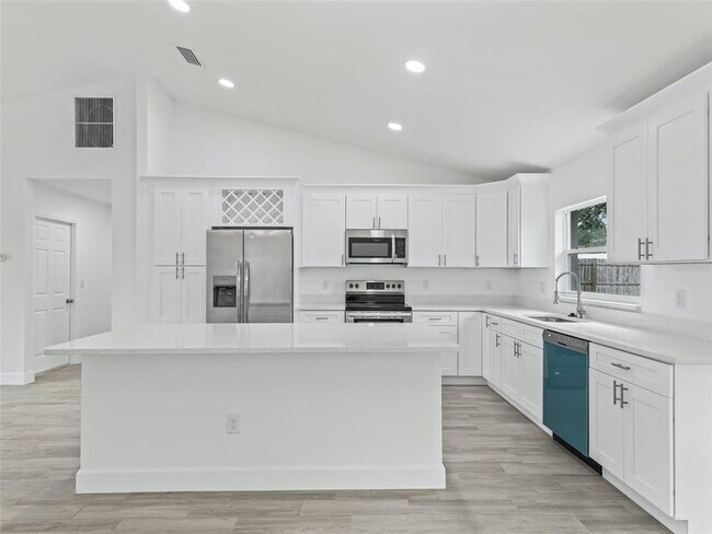 Building Photo - 563 Marion Oaks Blvd
