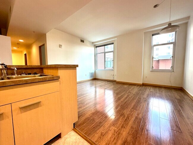 Building Photo - 309 W Washington Ave