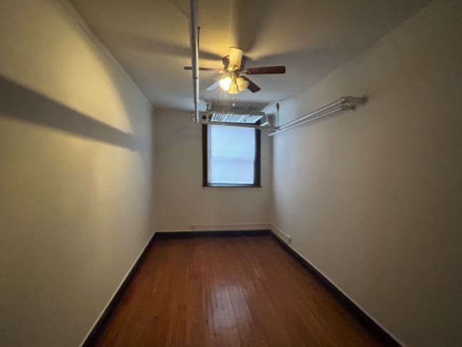 Building Photo - 5958 W Fillmore St