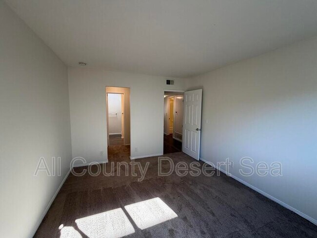 Building Photo - 1587 Coriander Dr