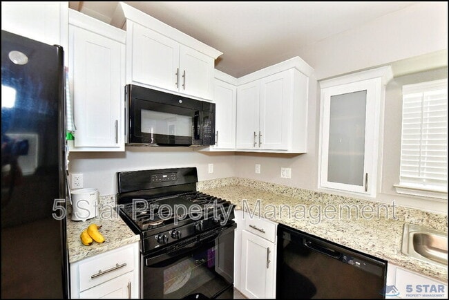 Building Photo - 5129 Rose Elise St