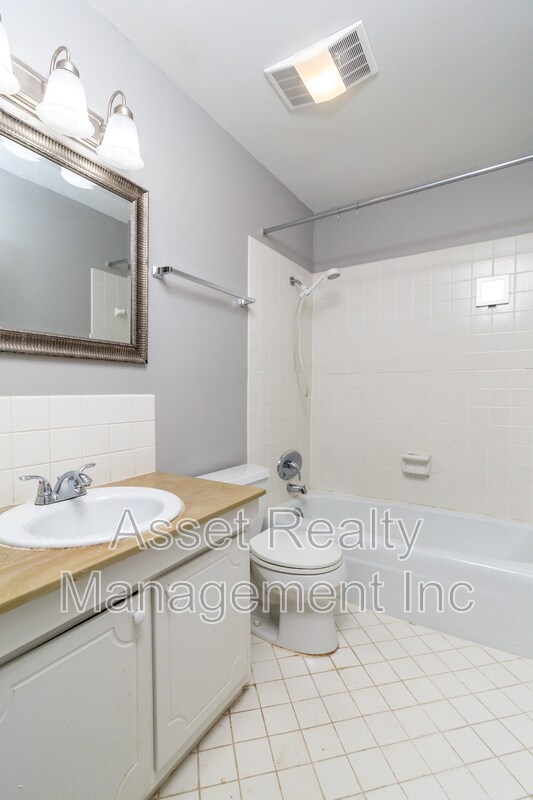 Building Photo - 3636 Taliluna Ave