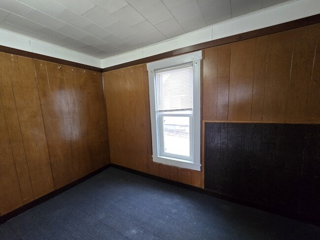 Building Photo - 1017 19th St SE