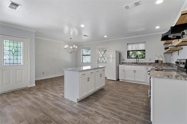 Building Photo - 510 Post Oak Ln