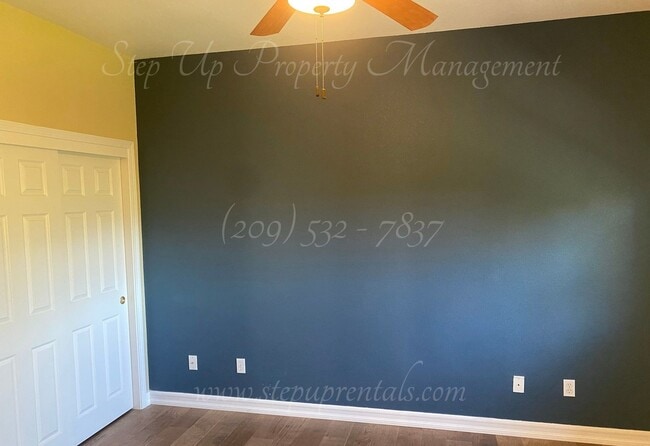 Building Photo - Elegant Mountain-View Home with Solar, Well Water & Septic – Utility Savings Included!