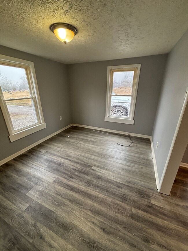 Building Photo - 122 Hayward St