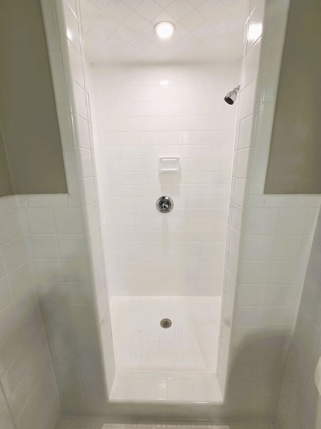 Building Photo - Remodeled ranch on large serene lot in Amelia County.