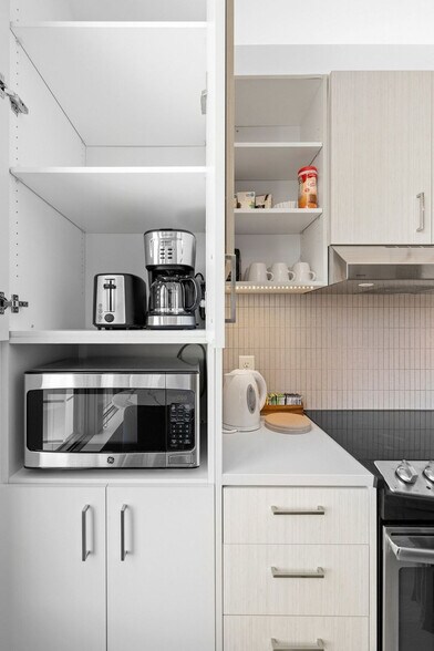 Building Photo - 1315 NW 19th Ave