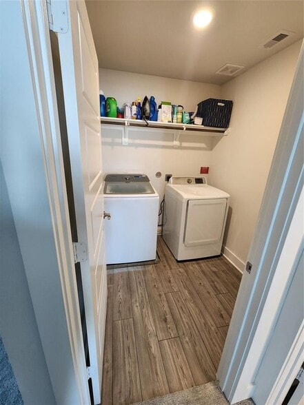 Building Photo - 10603 Whitejacket