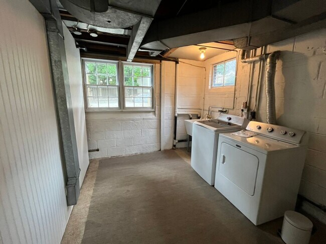 Building Photo - CHARMING COLONIAL IN KENSINGTON  CLOSE TO NIH JOINT BASE BETHESDA