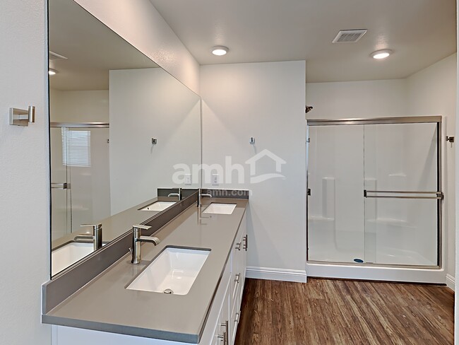 Building Photo - 707 Sienna Rising Dr