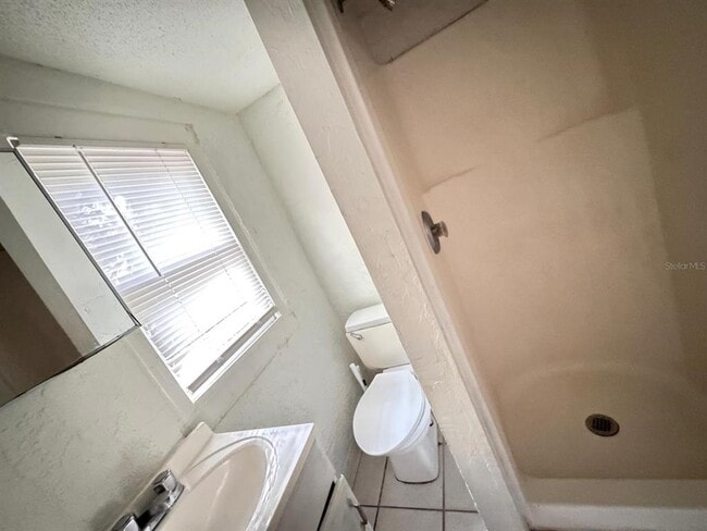 Building Photo - 728 Columbia St