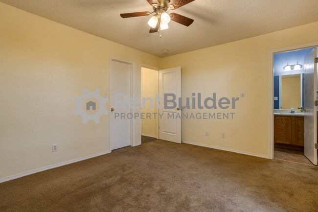 Building Photo - **WOW HOLIDAY SPECIAL PRICING**