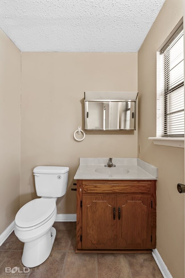 Building Photo - 305 Orleans St