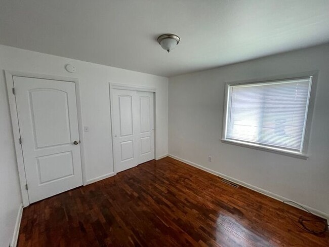 Primary Photo - 2 Bedroom, 1 Bath Ranch Style Duplex with ...