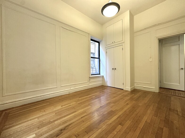 Building Photo - 664 W 163rd St