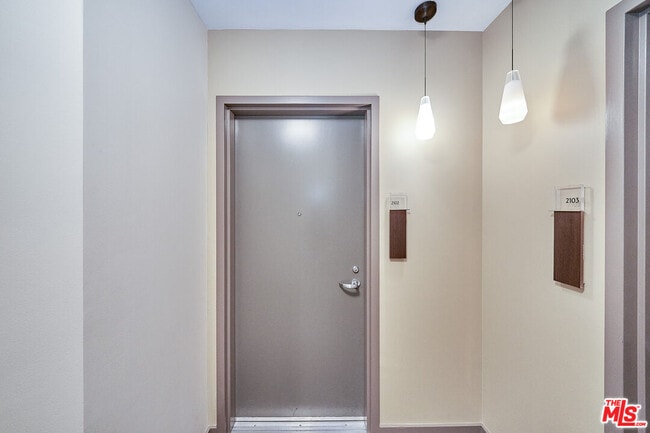 Building Photo - 3810 Wilshire Blvd