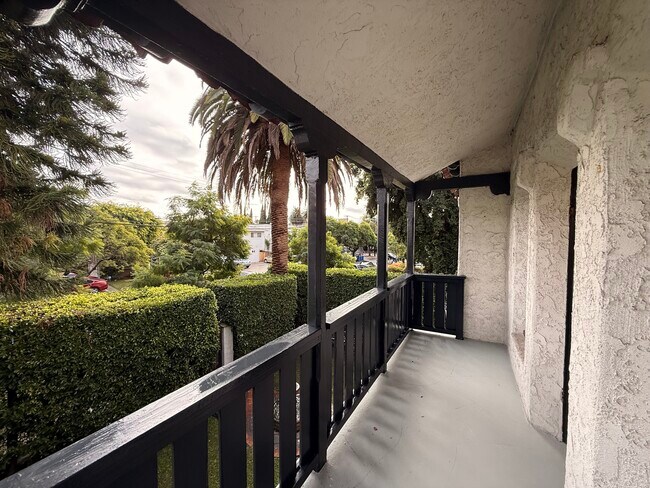 Balcony - 1437 S Holt Ave