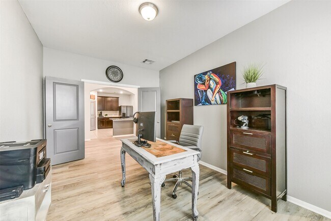 Building Photo - 12430 Ashgrove Point Dr