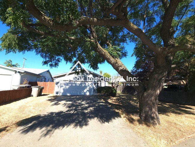 Primary Photo - Updated 3bd/2ba North Sacramento Home with...