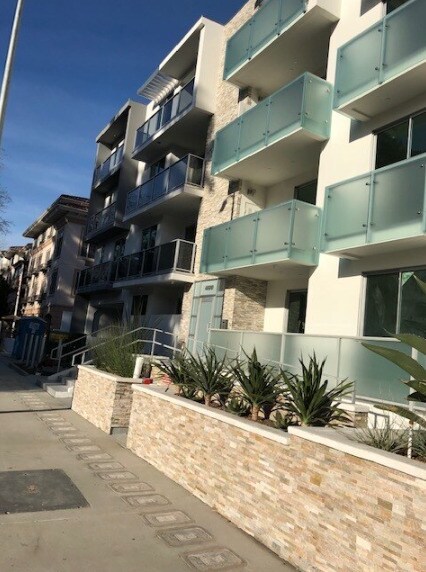 Building Photo - Coldwater Flats