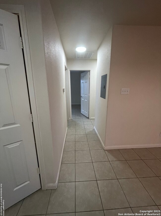 Building Photo - 440 Clearview Canyon