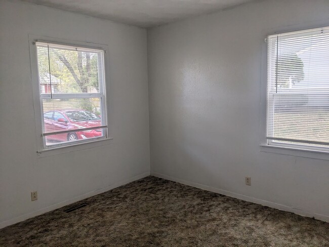 Building Photo - 3 Bedroom 1 Bath House