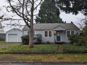 Building Photo - Spacious 2-Bedroom, 1-bath Home Close To Owen Rose Gardens!